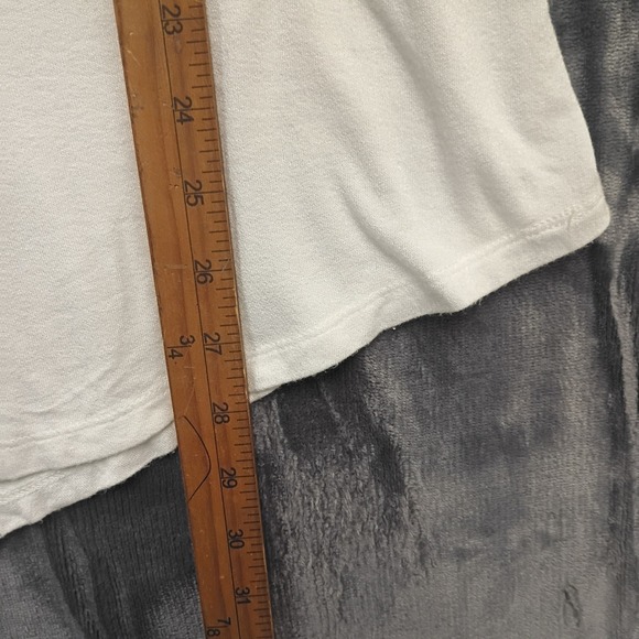 Flower & Feather Tunic Top Plus Size 2X White Sheer Sleeve V Neck - Picture 7 of 8